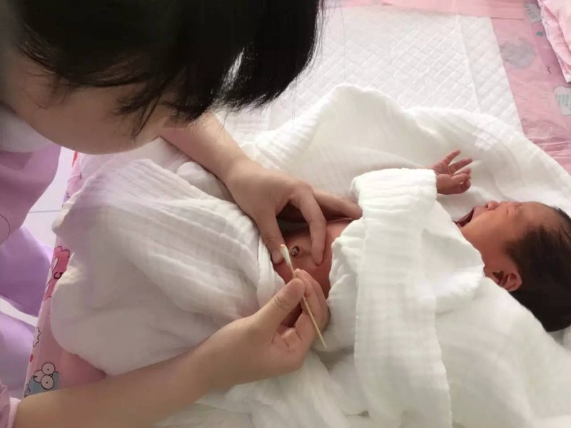 月嫂行业新动态:产后护理专业化的趋势